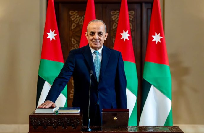 وزير السياحة والآثار: إجراءات لمواجهة تداعيات الأحداث الإقليمية الراهنة على القطاع السياحي