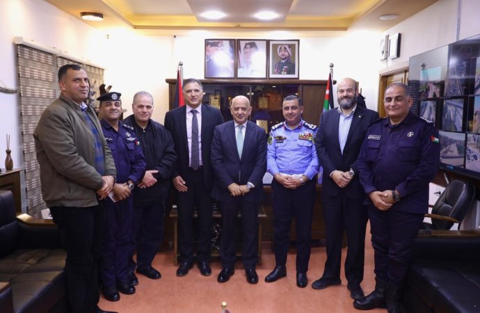 تجارة عمّان وإدارة السير تبحثان تنظيم الحركة المرورية خلال رمضان والأعياد