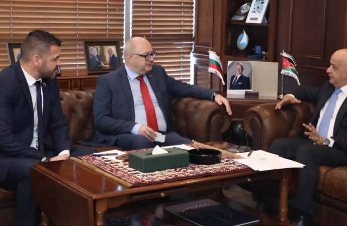 تجارة الأردن تبحث تعزيز العلاقات التجارية مع بلغاريا