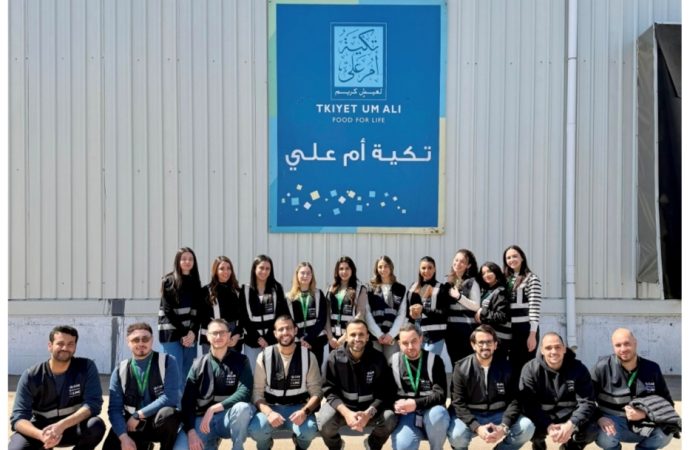 موظفو بنك القاهرة عمّان يشاركون في فعالية تعبئة طرود الخير مع تكية أم علي