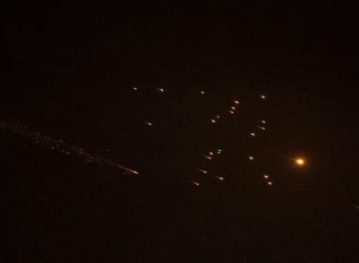 الحوثيون ينفذون أول عملية عسكرية بصواريخ باليستية على مواقع إسرائيلية