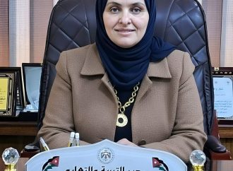 فريحات تكتب … الأم كرامة تُربّي وجيل يُبنى