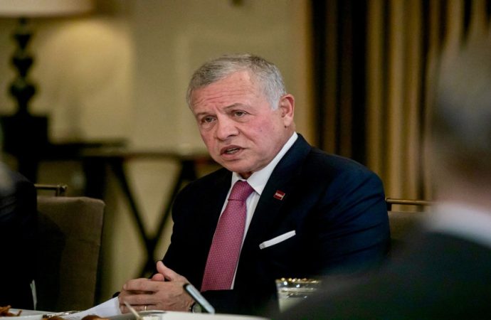 الملك يؤكد لرئيس وزراء هولندا ضرورة التوصل لتهدئة شاملة تعيد الاستقرار