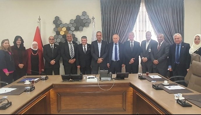 بالصور : العدوان  يلتقي وفد جمعية عَون الثقافية الوطنية