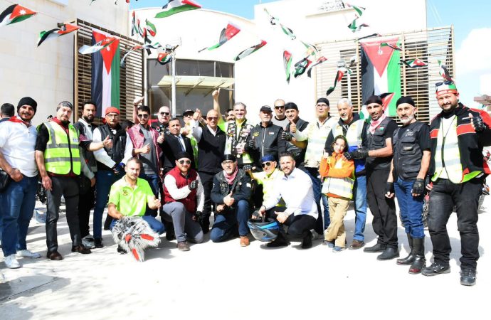 بالفيديو والصور : الهقيش يرعى احتفالاً وطنياً بمناسبة اليوم الوطني للعلم الأردني في لواء الجامعة .