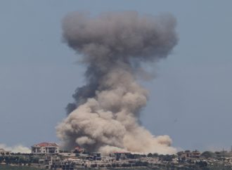 غارة إسرائيلية على بلدة في جنوب لبنان بعد إنذار بالإخلاء