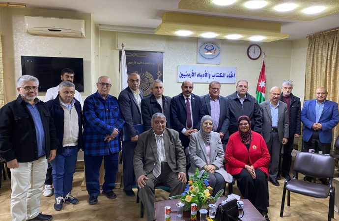 بالصور : محاضرة حرب تلد اخرى للعقيلي في اتحاد الكتاب