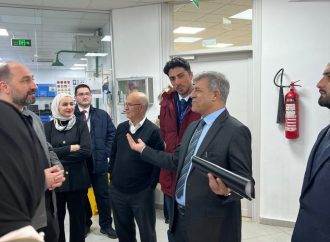 مركز البحوث الدوائية والتشخيصية في عمّان الأهلية يستقبل وفدًا من المركز الأردني للتصميم والتطوير