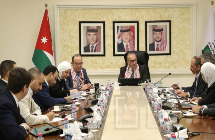 تسريع التحول الرقمي وتحديث “الدفع الإلكتروني” في وزارة الأشغال