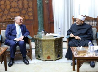 العضايلة يلتقي شيخ الأزهر ويؤكد متانة العلاقات مع مؤسساته الدينية والأكاديمية