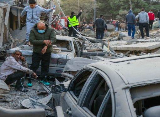 العثور على جثة الصحفية اللبنانية آمال خليل تحت الأنقاض بعد غارة إسرائيلية