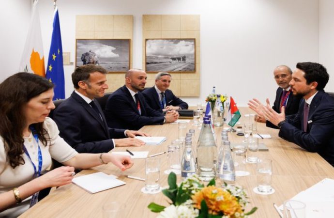 ولي العهد يدعو لتكثيف الجهود الدولية لوقف إجراءات الضم في الضفة الغربية