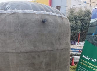 وزارة المياه تركب خزانا خرسانيا لحصاد مياه الأمطار في مبناها