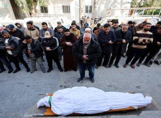 استشهاد 6 بغارة إسرائيلية على نقطة تفتيش في قطاع غزة