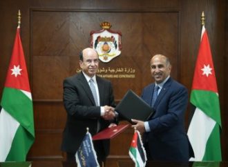 بنك الأردن يوقع اتفاقية شراكة مصرفية مع وزارة الخارجية وشؤون المغتربين لدعم البعثات الدبلوماسية