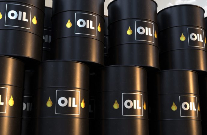 سوريا: تحميل شحنات النفط العراقي تمهيدا لتصديره عبر ميناء بانياس