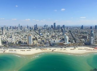 إسرائيل والأرجنتين توقعان اتفاقات تعاون تضمنت اتفاقًا في قطاع الطيران