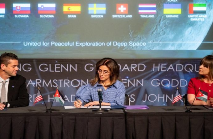 سفيرة الأردن لدى واشنطن: القطاعان العام والخاص سيستفيدان من اتفاقات “أرتميس”