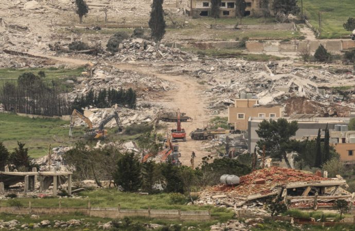 جيش الاحتلال الإسرائيلي يعلن إقامة “خط أصفر” فاصل في جنوب لبنان