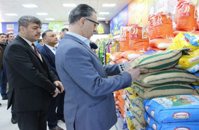 وزير الصناعة يؤكد وفرة السلع في “المؤسستين المدنية والعسكرية”