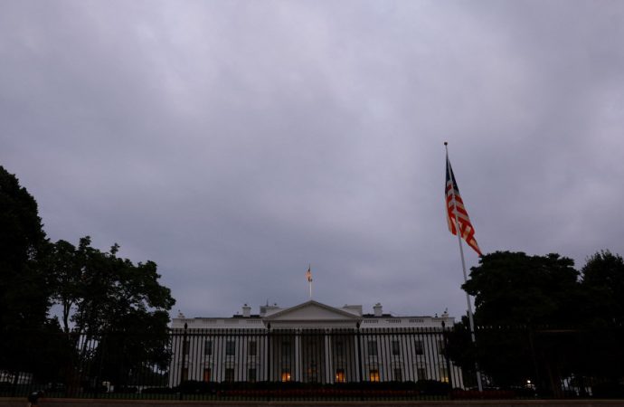 البيت الأبيض: ترامب يوفد فريق التفاوض مع إيران إلى باكستان