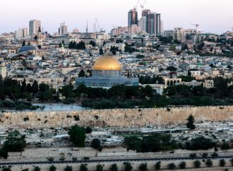 الاحتلال الإسرائيلي يعلن إعادة فتح الأماكن المقدسة في القدس اعتبارا من الخميس