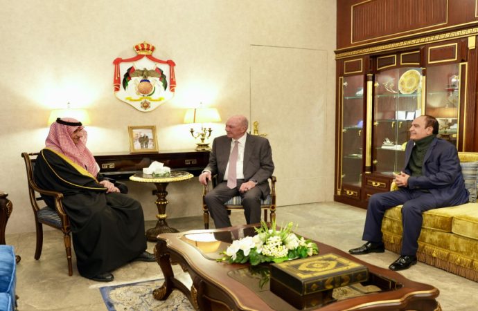 الفايز: توسيع دائرة الحرب سيؤدي إلى المزيد من والفوضى والدمار