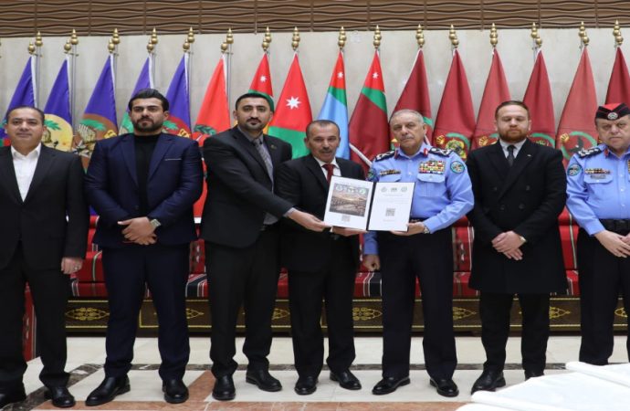 مدير الأمن العام يلتقي رئيس جمعية الملتقى الوطني