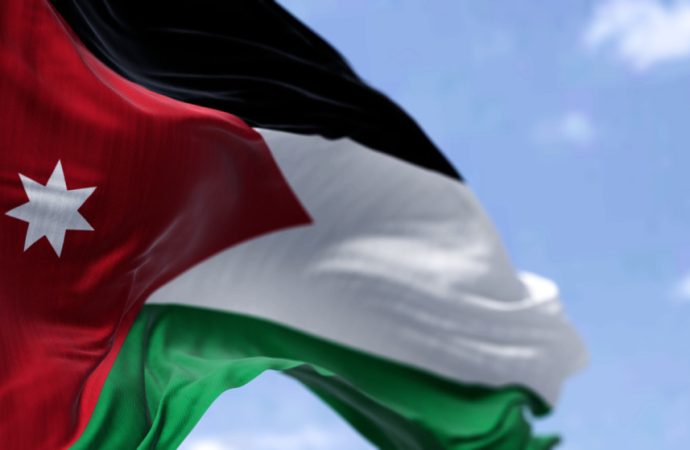 مواصفات العلم وفقا للدستور الأردني