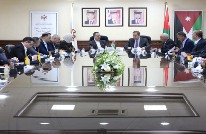 إجراءات حكومية لتعزيز استيراد اللحوم وضبط الأسعار في الأسواق