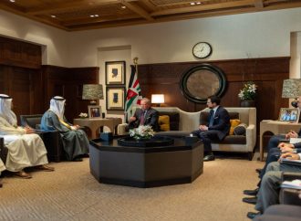 الملك يؤكد ضرورة أن يضمن أي اتفاق لخفض التصعيد أمن الدول العربية