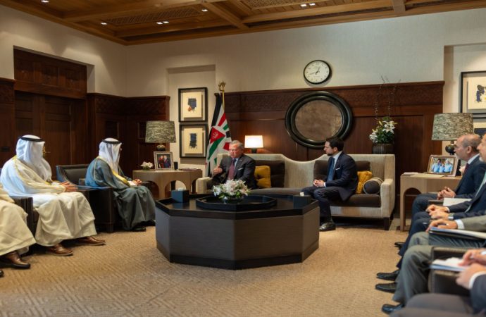 الملك يؤكد ضرورة أن يضمن أي اتفاق لخفض التصعيد أمن الدول العربية