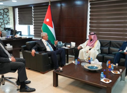 الأردن والسعودية يبحثان تسريع الربط السككي الإقليمي