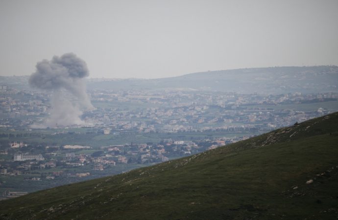 14 شهيدا و37 مصابا في غارات إسرائيلية على جنوب لبنان