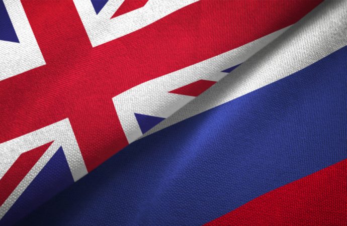 بريطانيا تستدعي السفير الروسي وتلغي اعتماد دبلوماسي آخر