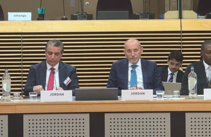 وزير الخارجية يؤكد أهمية تكاتف الجهود الدولية لدعم الاقتصاد الفلسطيني