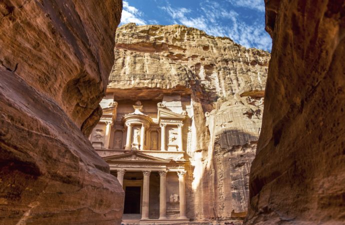 الحكومة تصرف 2 مليون لسلطة إقليم البترا التنموي السياحي