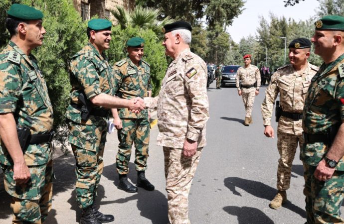 رئيس هيئة الأركان المشتركة يزور قيادة الحرس الملكي الخاص