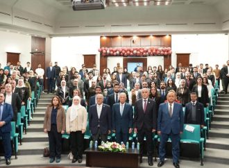 بحضور رئيس الديوان الملكي وبرعاية رئيس الجامعة: طلبة طب الأسنان في عمّان الأهلية يؤدّون قسم المهنة لبدء التدريب السريري