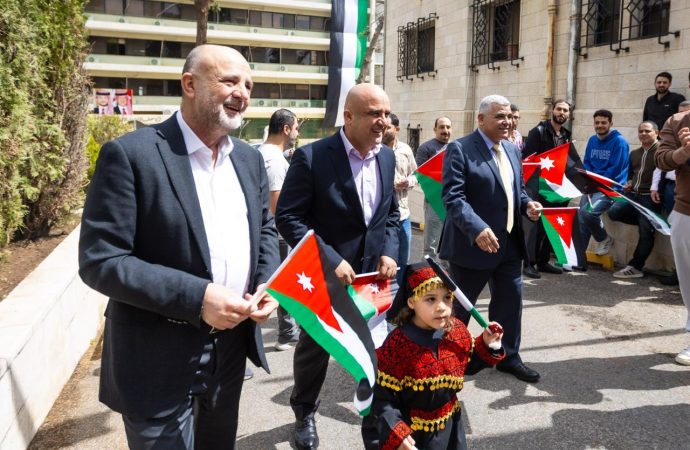 شركة مصفاة البترول الأردنية تحتفل بيوم العلم الأردني