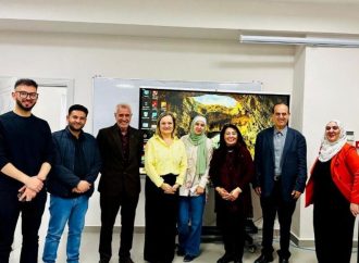 الآداب والعلوم في عمّان الأهلية تنظم ورشة حول التعليم الذكي “HiTeach5