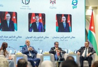 طلبة صيدلة عمّان الأهلية يشاركون بملتقى وطني لدعم استراتيجية النظافة والحدّ من النفايات