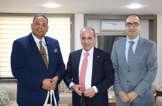 المصري يبحث والمدير الإقليمي لصندوق المناخ الأخضر سبل تعزيز التعاون