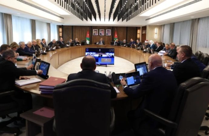 الحكومة تقرّ مشروعا معدِّلا لقانون الأوراق الماليَة لسنة 2026