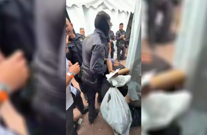 السفير الإسرائيلي لدى فرنسا: ناشطو “أسطول الصمود” سيُعادون إلى بلادهم