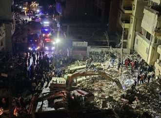 استشهاد 12 شخصا بينهم مسعف وطفلان بغارات إسرائيلية على جنوب لبنان