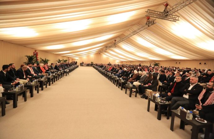 بالصور : هيئة إدارة “فرسان التغيير” تكلف الدكتور عبدالفتاح الحايك بمهام رئيس الهيئة الإدارية بالإنابة وتعلن حزمة قرارات تنظيمية وإدارية جديدة
