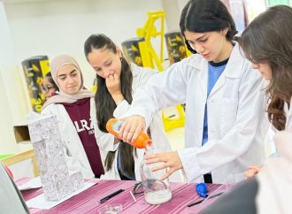 بالصور : علماء صغار في اليوم العلمي لمدارس الرأي
