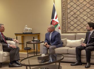 الملك: أي اتفاق لإنهاء الحرب يجب أن يضمن أمن الدول العربية