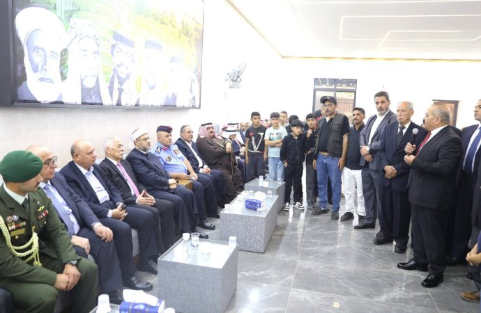 مندوبا عن الملك وولي العهد.. العيسوي يعزي عشيرة العتوم وآل ناصيف